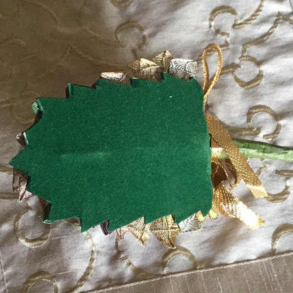 Handmade Filigree Flower Arrangement - Picture 4 of 4